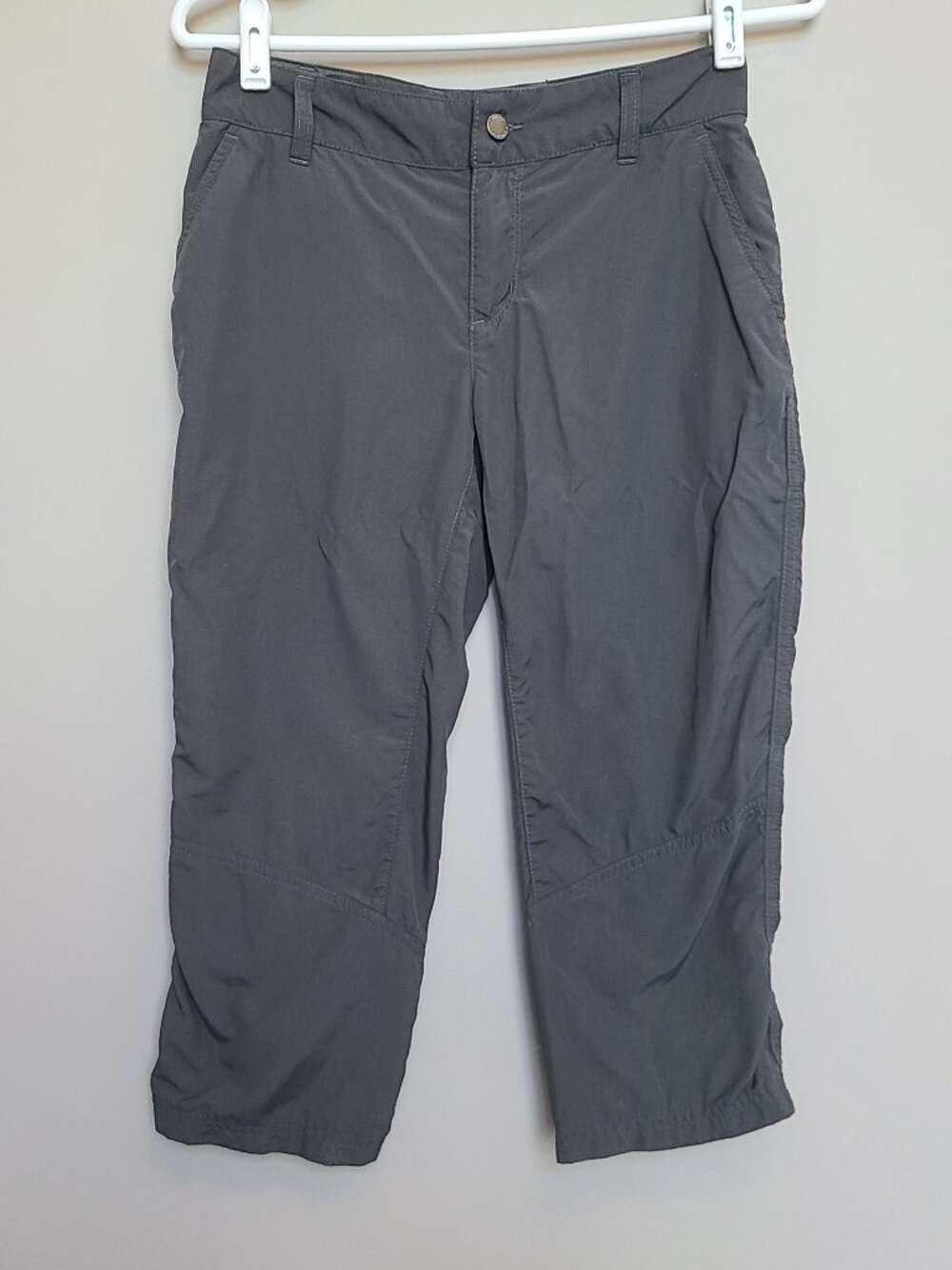 Columbia PFG Gray Nylon Capri Pants Knee length size 2 adjustable waist hiking